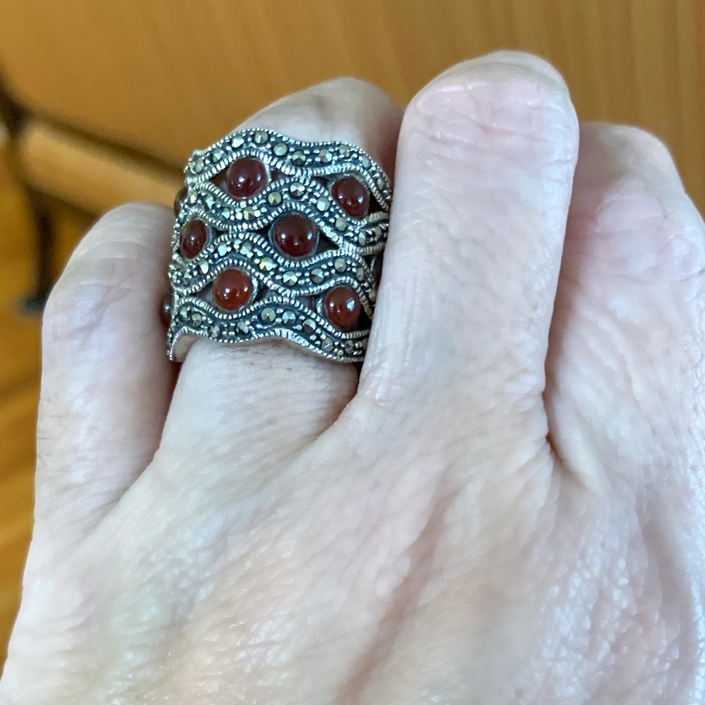 This is a BEAUTIFUL statement piece ring💍